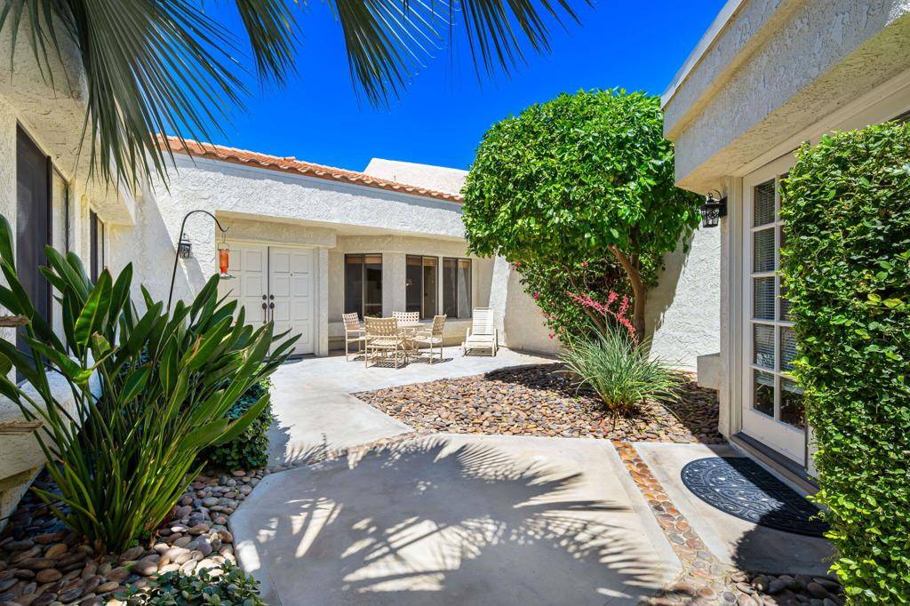 La Quinta, CA 92253,77681 Los Arboles DR