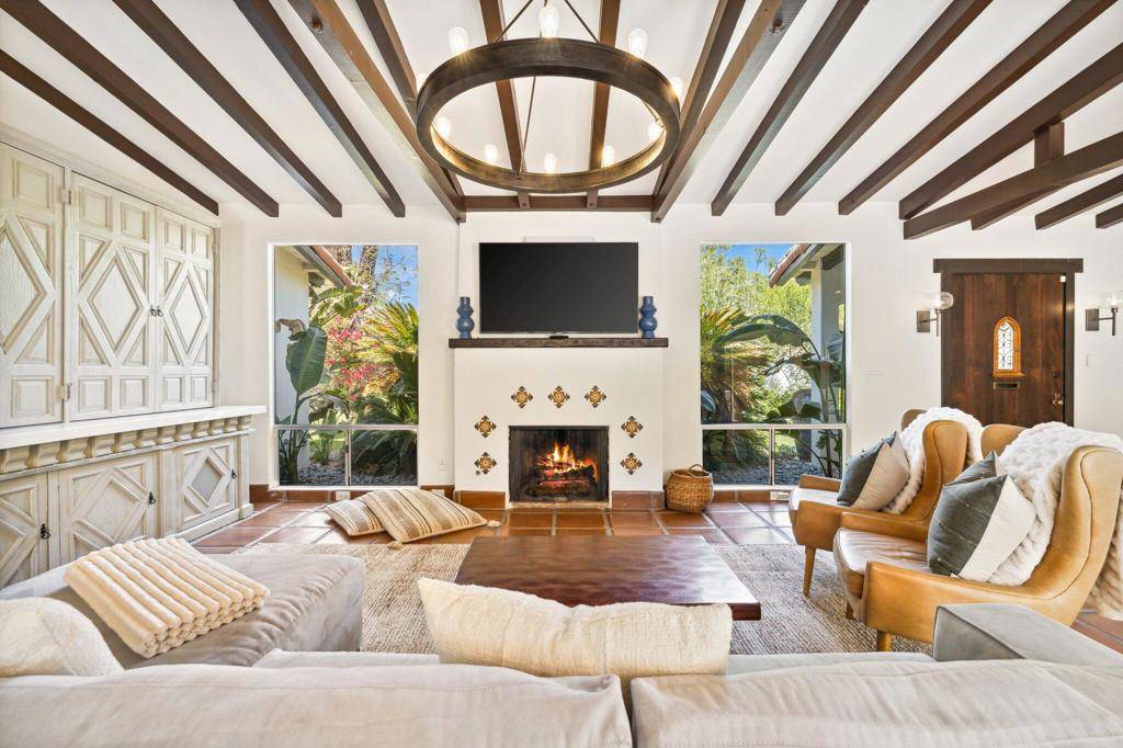 Palm Springs, CA 92262,435 W Vereda Sur