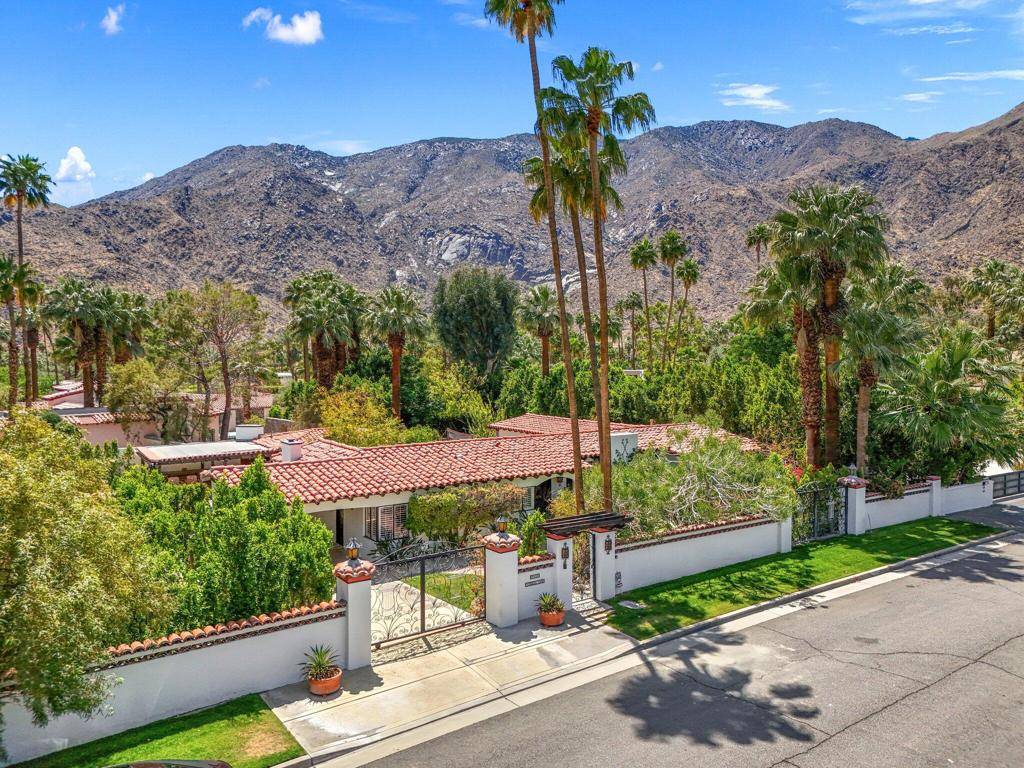 Palm Springs, CA 92262,435 W Vereda Sur