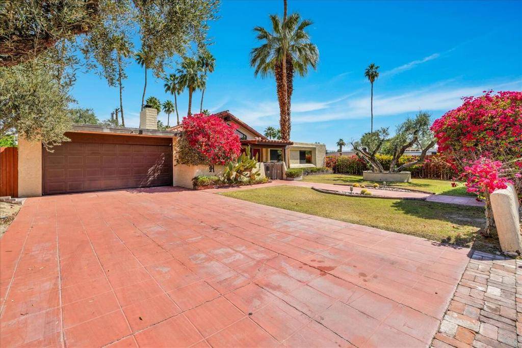 Palm Springs, CA 92264,130 W Camino Descanso
