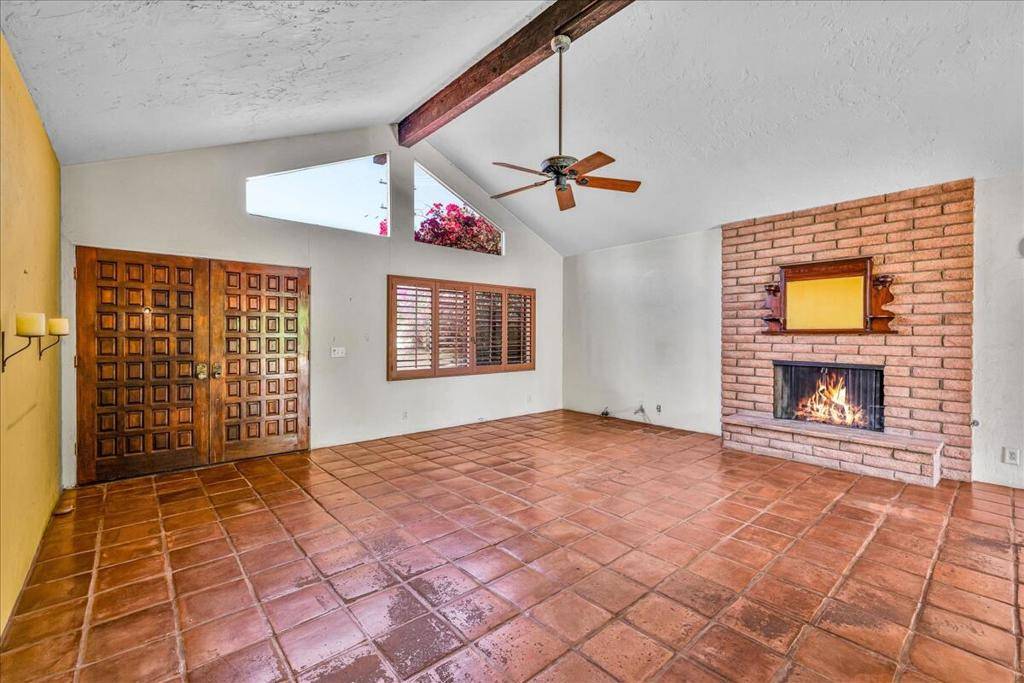 Palm Springs, CA 92264,130 W Camino Descanso