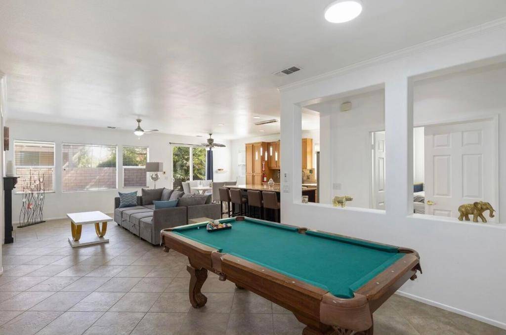 Indio, CA 92201,82770 Matthau DR