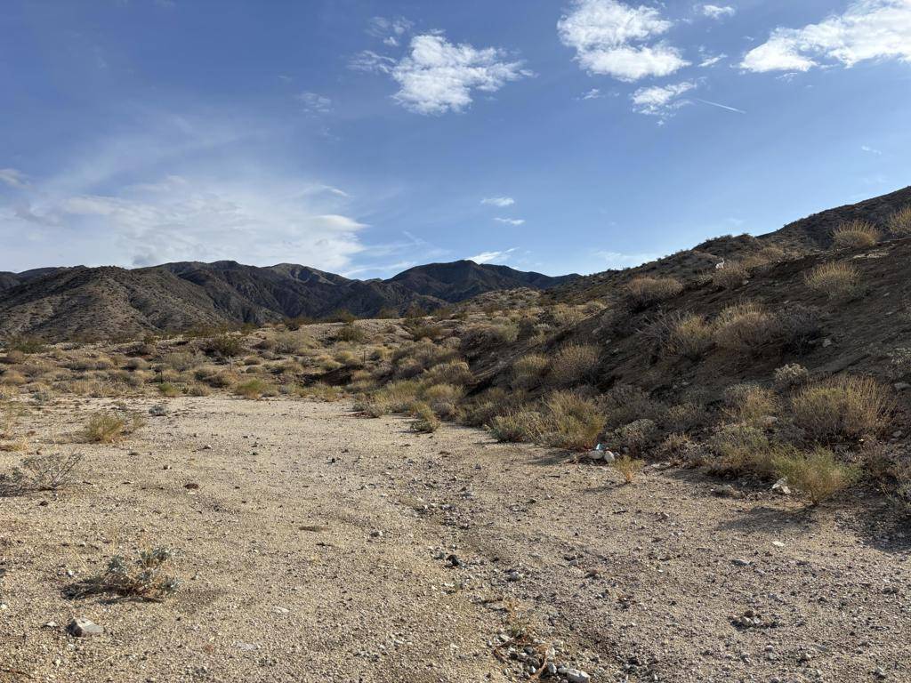 Desert Hot Springs, CA 92240,9011 Puesta Del Sol