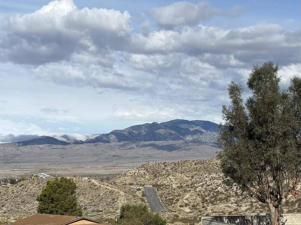 Desert Hot Springs, CA 92240,9011 Puesta Del Sol