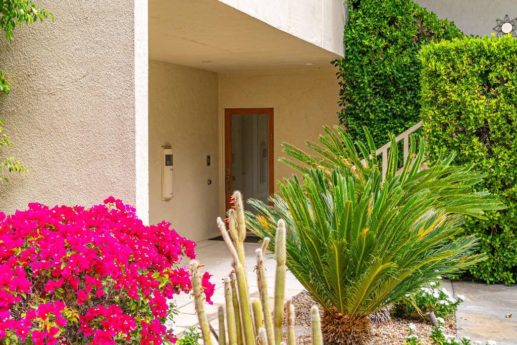Palm Springs, CA 92264,477 Desert Lakes DR