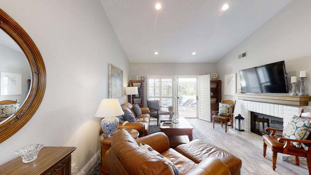 Palm Desert, CA 92211,208 Desert Falls DR E