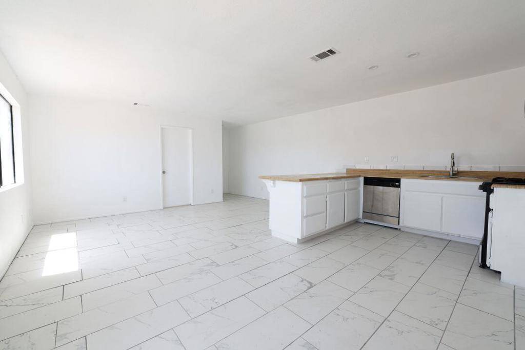 Helendale, CA 92342,27160 Vista RD #36