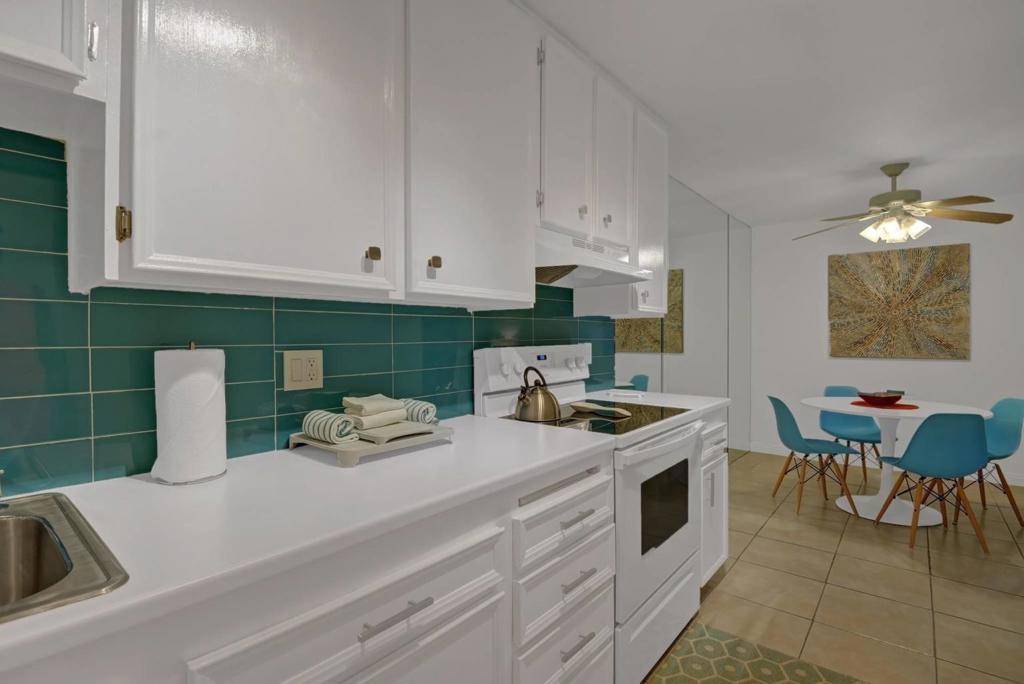 Palm Springs, CA 92262,680 N Ashurst CT #100