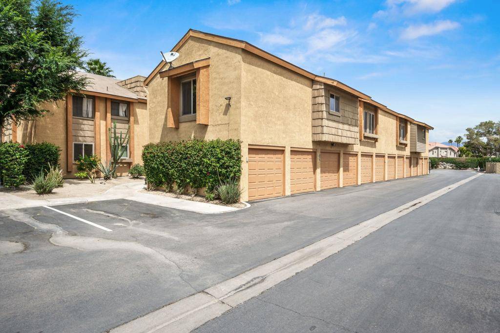Indio, CA 92201,48255 Monroe ST #24