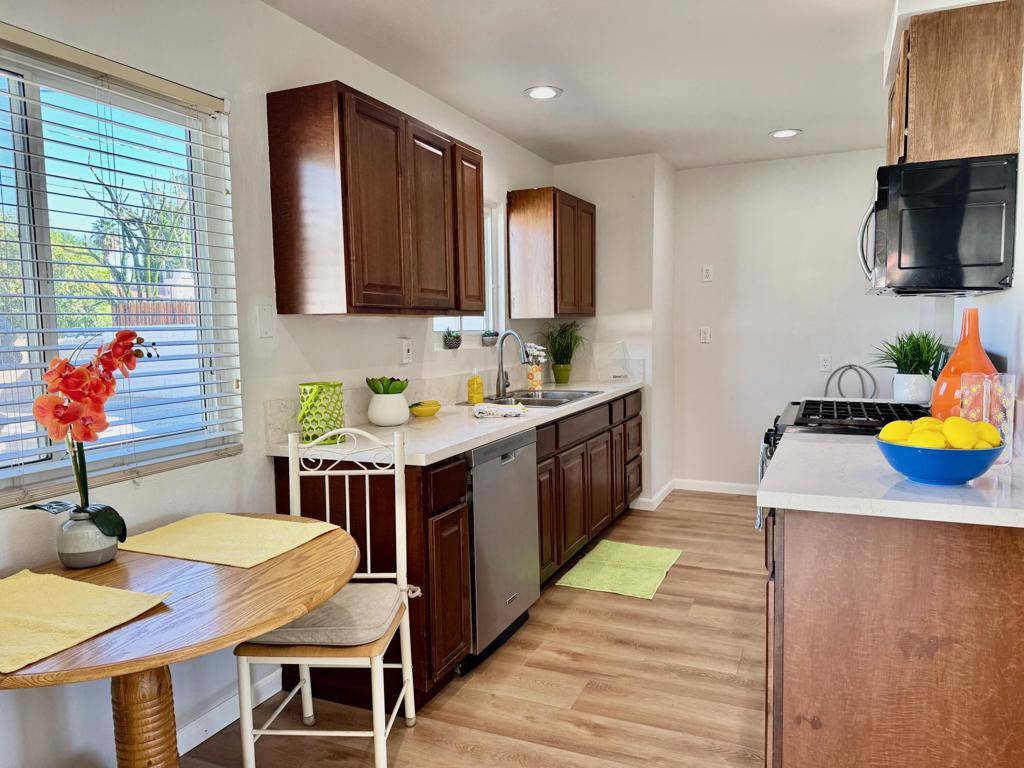 Palm Desert, CA 92260,72766 Tampico DR