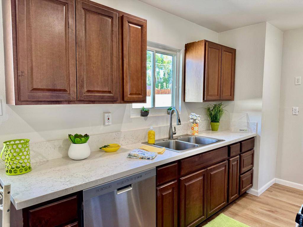 Palm Desert, CA 92260,72766 Tampico DR