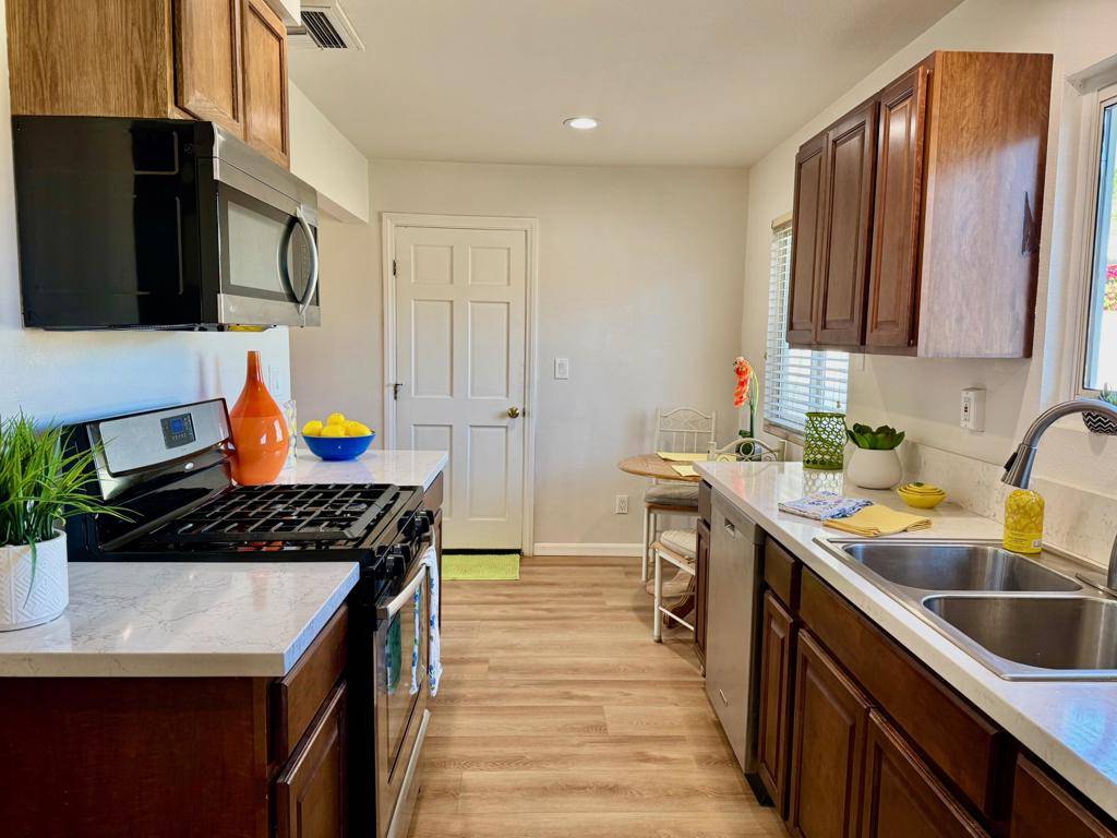 Palm Desert, CA 92260,72766 Tampico DR