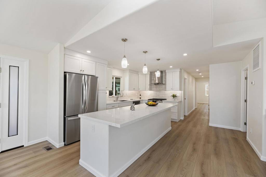 73719 Desert Greens DR N Palm Desert, CA 92260