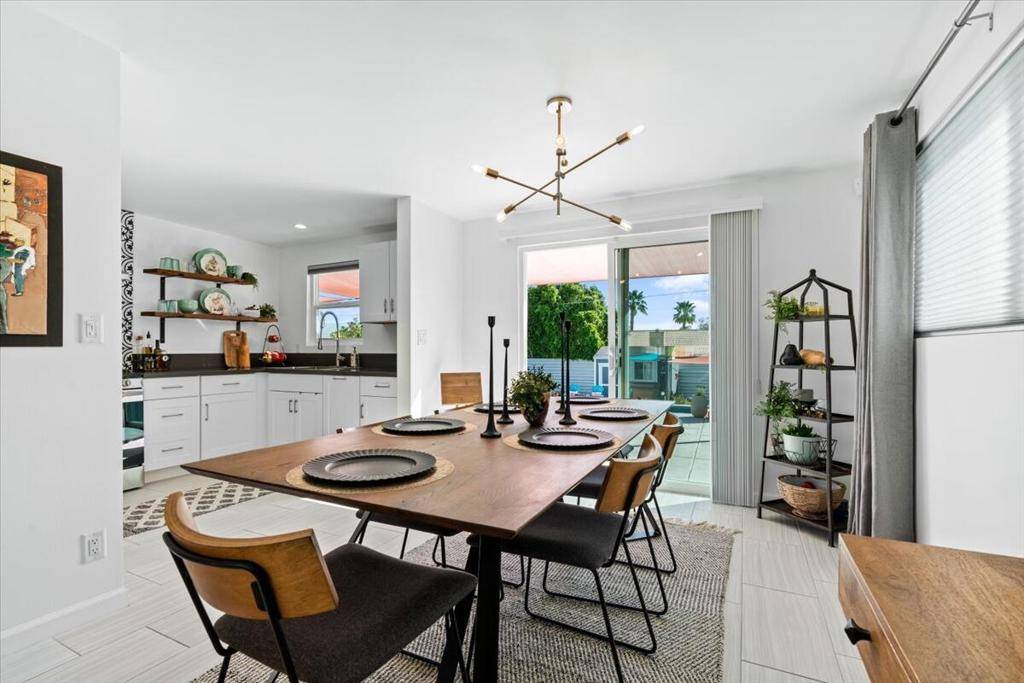 Palm Springs, CA 92264,2020 Lawrence ST