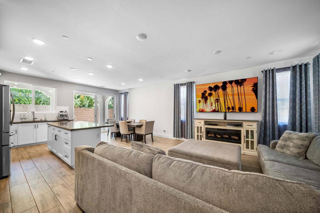 Cathedral City, CA 92234,651 Via Firenze