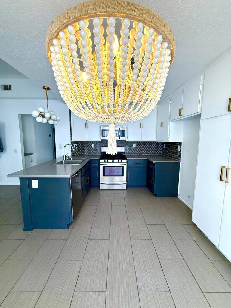 Palm Desert, CA 92211,40855 Sandy Gale LN