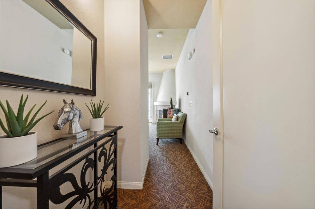 La Quinta, CA 92253,48616 Legacy DR