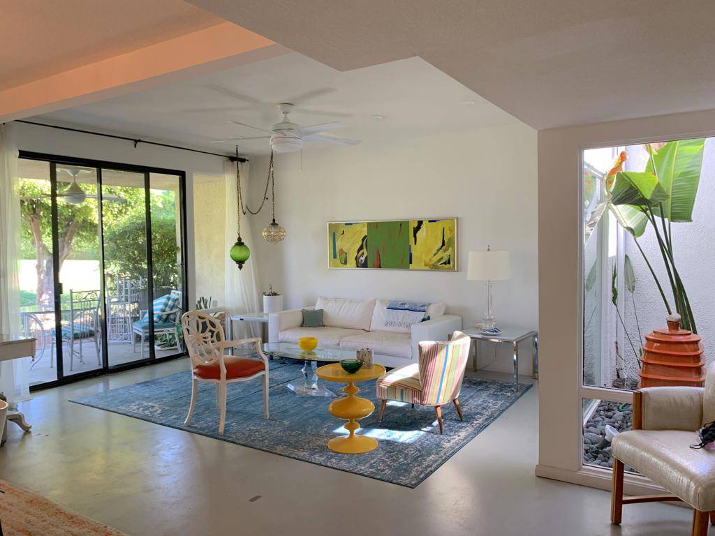 Palm Springs, CA 92262,686 N Palomar CIR