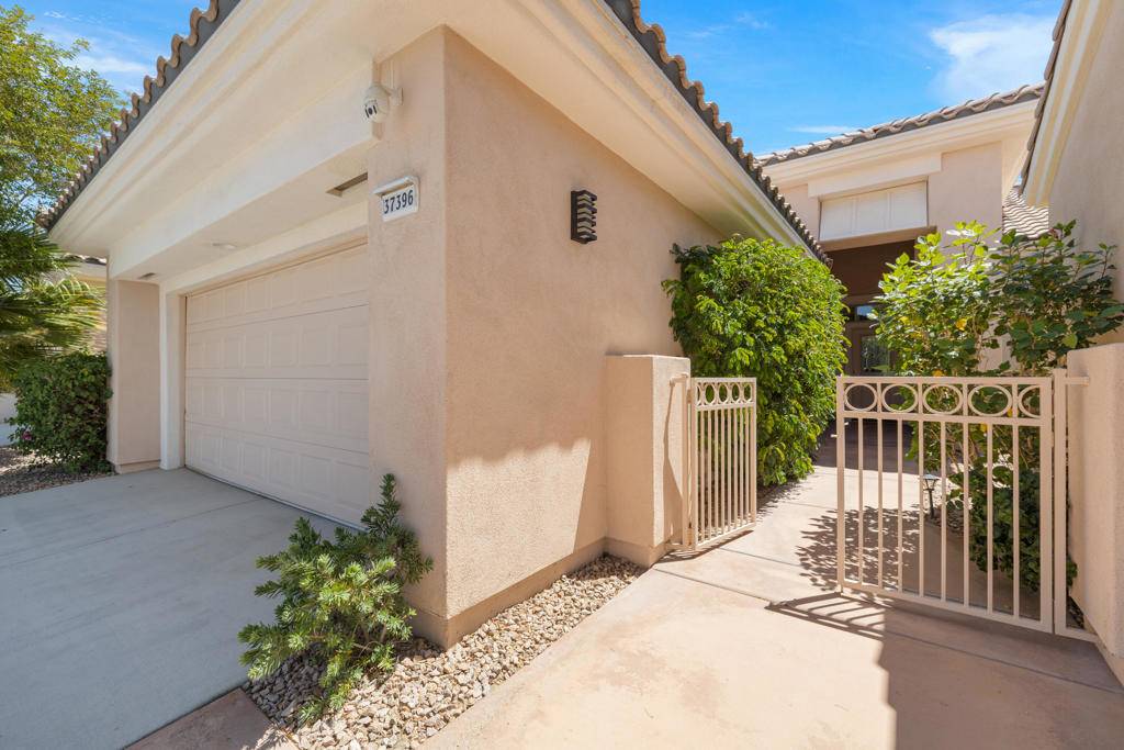 Palm Desert, CA 92211,37396 Pineknoll AVE