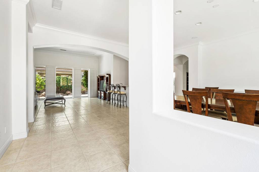 Palm Desert, CA 92260,77 Clavel CT