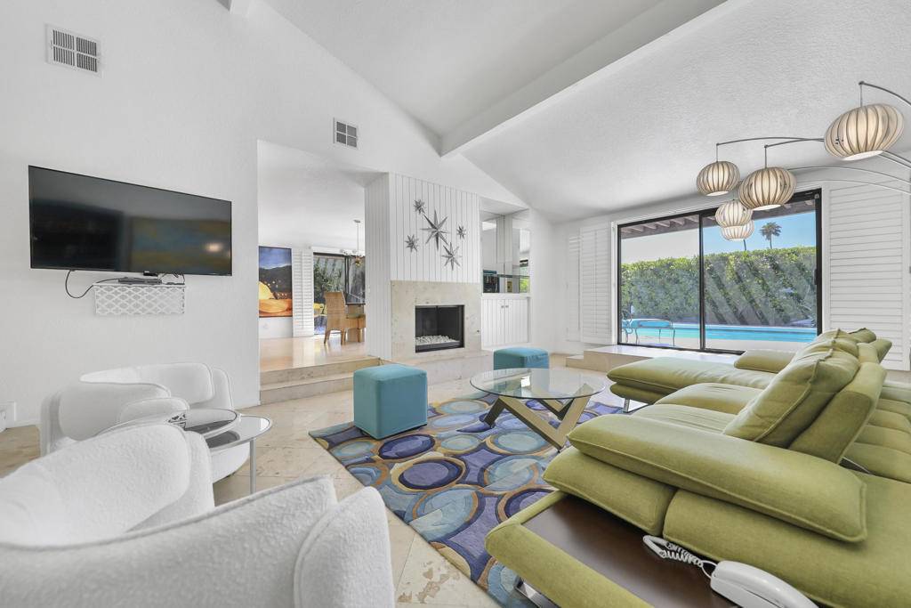 Palm Springs, CA 92262,1385 E Via Escuela