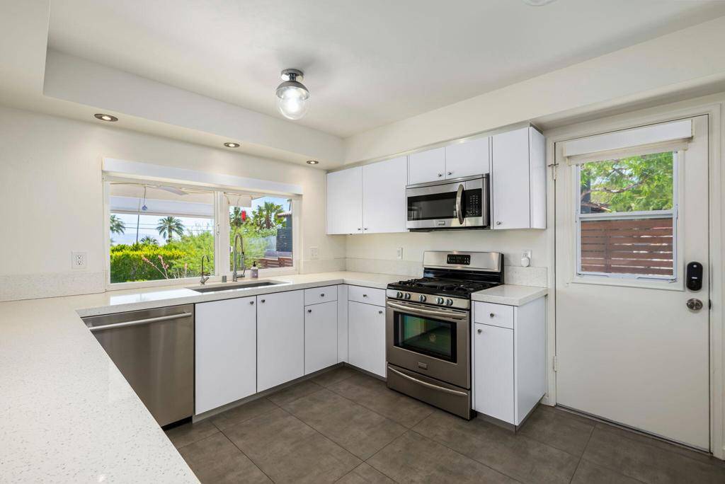 Palm Springs, CA 92262,2360 N Palermo DR
