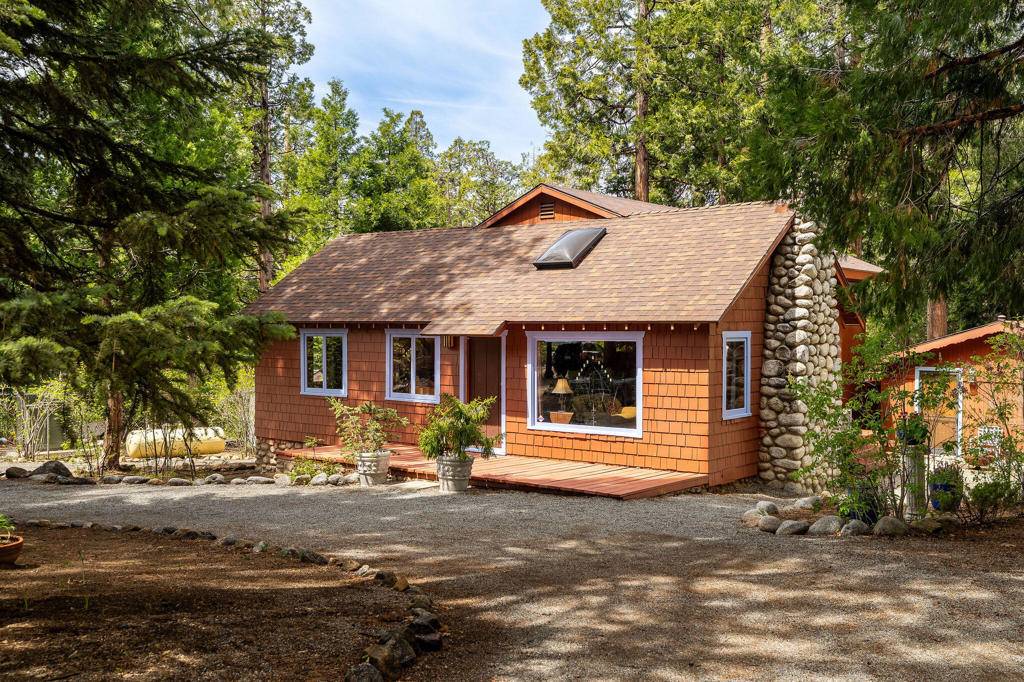 Idyllwild, CA 92549,25025 Fern Valley RD