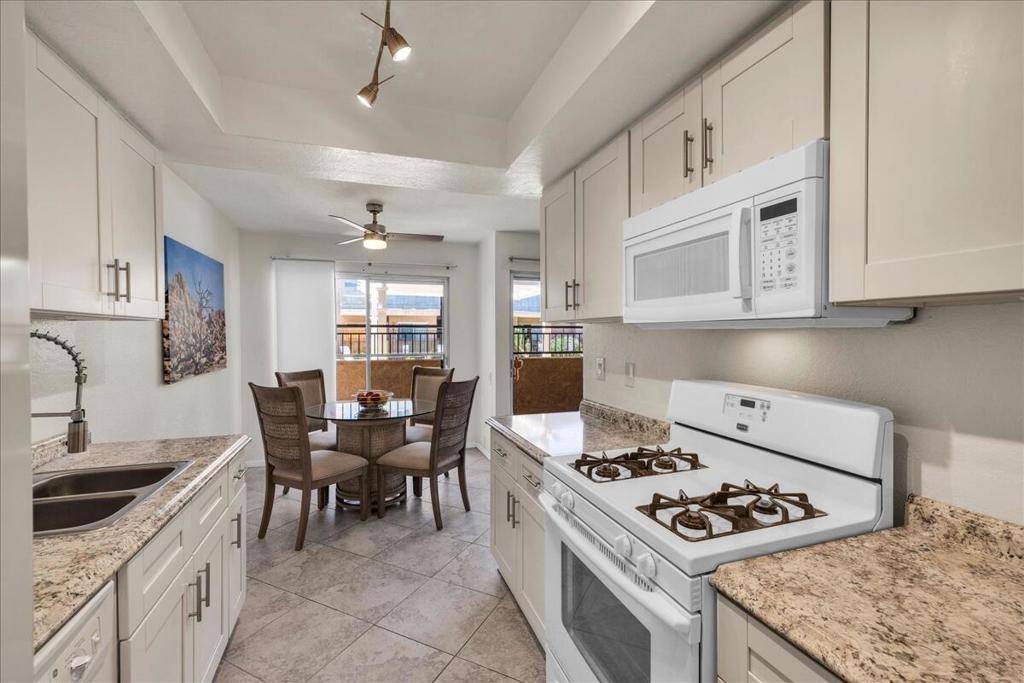 Palm Springs, CA 92262,400 N Sunrise WAY #138