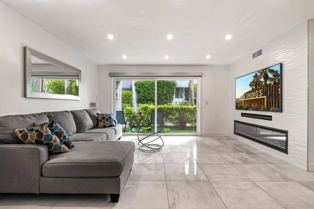 Palm Springs, CA 92264,3155 E Ramon RD #105