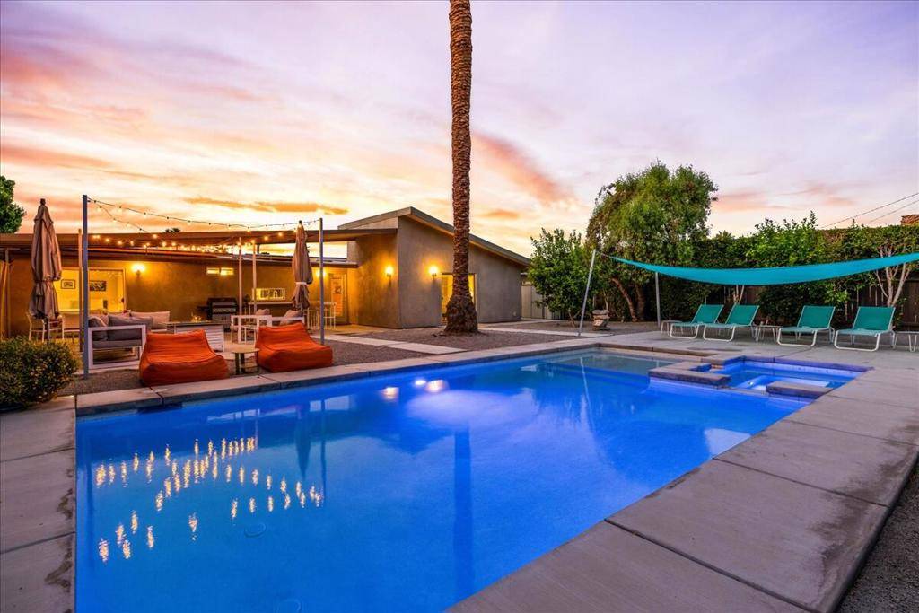 Palm Desert, CA 92260,72797 Sonora DR
