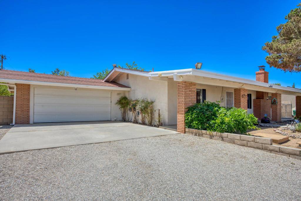 Yucca Valley, CA 92284,58015 Desert Gold DR