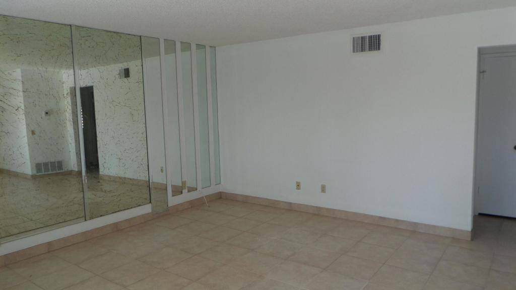 Palm Desert, CA 92260,72601 Edgehill DR #1