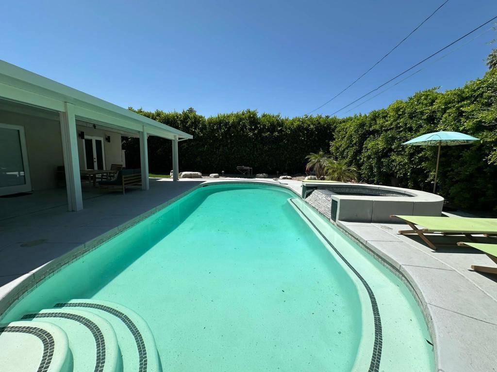 Palm Springs, CA 92264,725 S Mountain View DR
