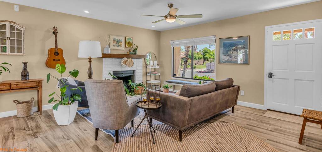 Palm Desert, CA 92211,41955 Largo