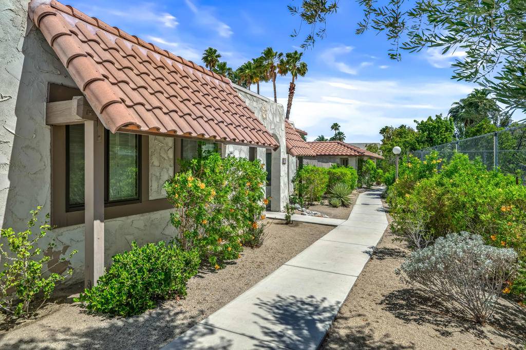 Palm Springs, CA 92262,379 W Mariscal RD