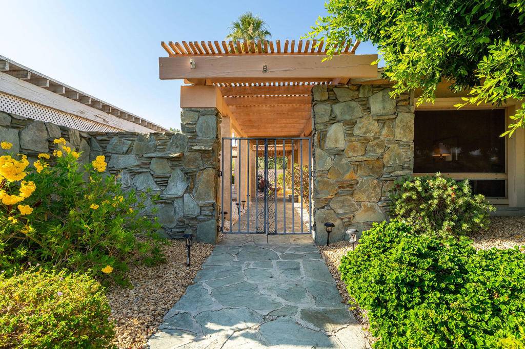 Rancho Mirage, CA 92270,214 International BLVD
