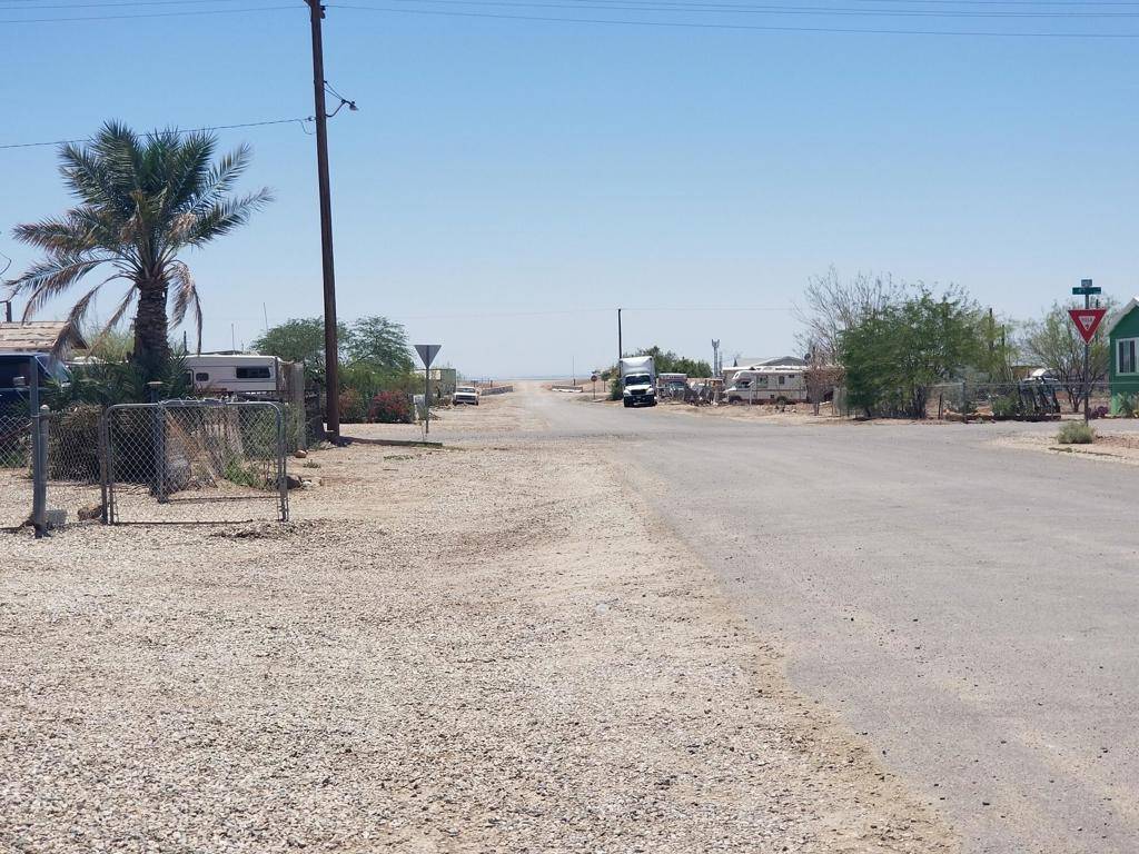 Bombay Beach, CA 92257,9566 Avenue B