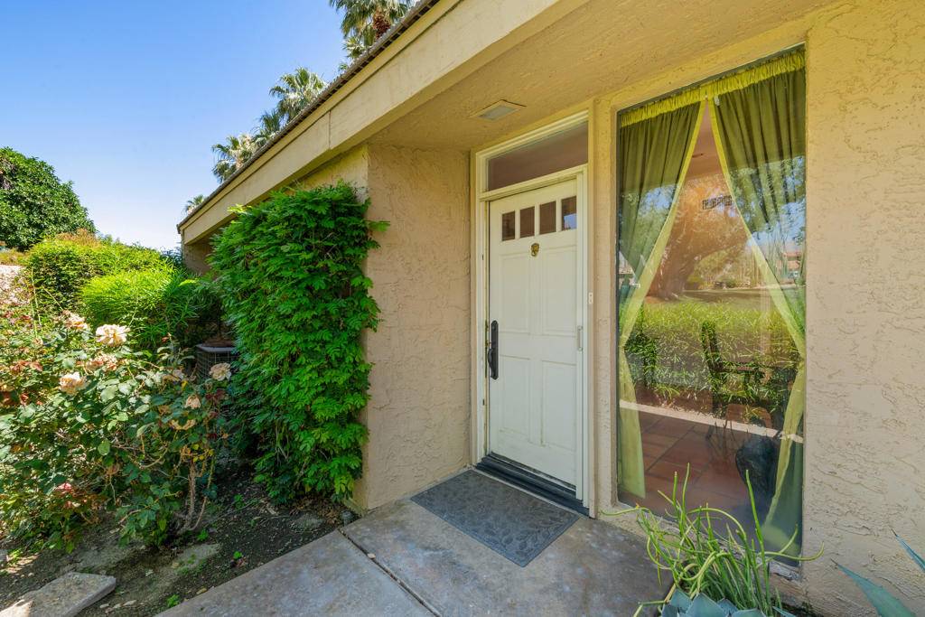 Palm Desert, CA 92260,73438 Foxtail LN