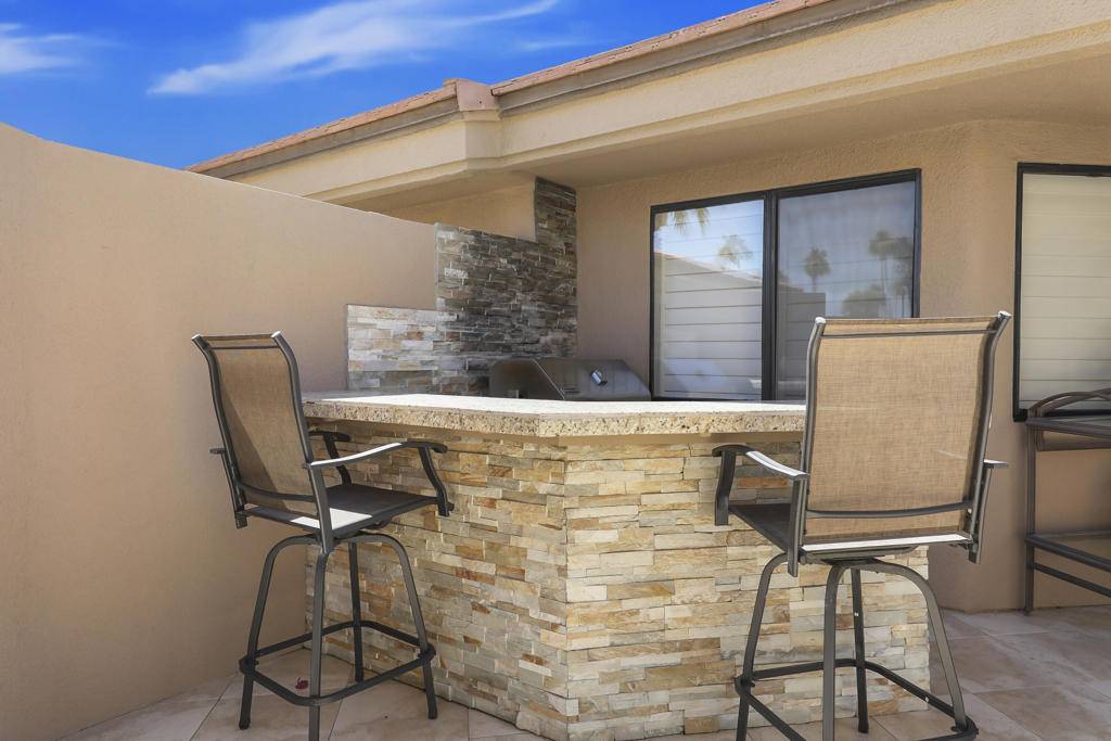 Palm Desert, CA 92211,76099 Impatiens CIR