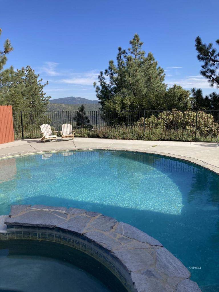 Idyllwild, CA 92549,52411 Double View DR
