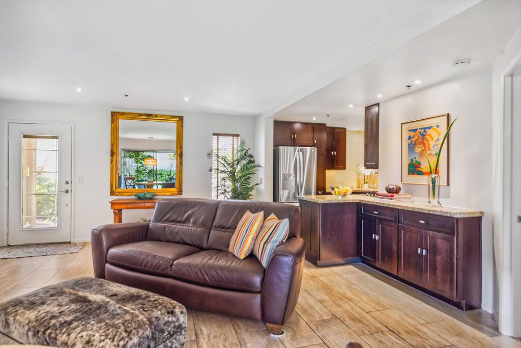 Palm Springs, CA 92264,2700 Lawrence Crossley RD #103