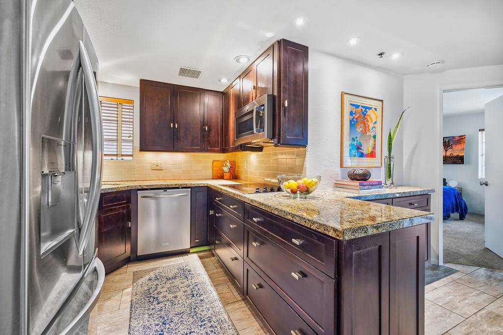 Palm Springs, CA 92264,2700 Lawrence Crossley RD #103