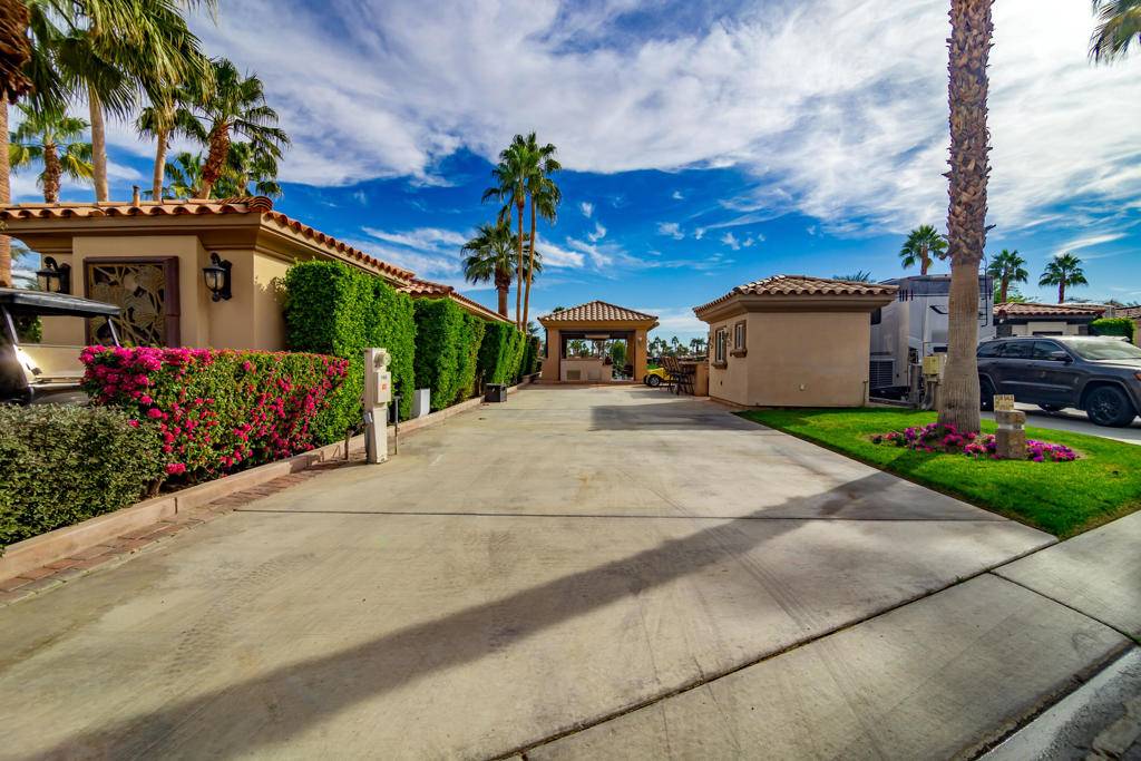 Indio, CA 92201,80501 Avenue 48 #166