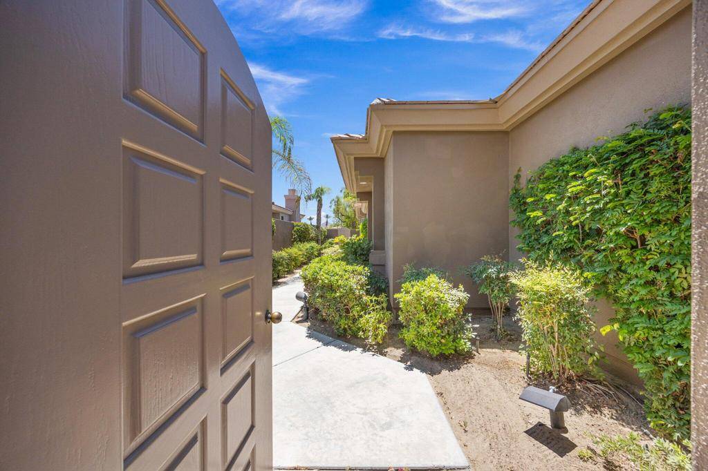 Palm Desert, CA 92211,763 Box Canyon TRL