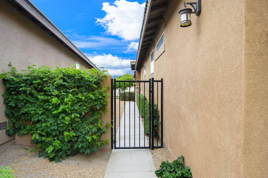 Indio, CA 92201,82750 Chaplin CT
