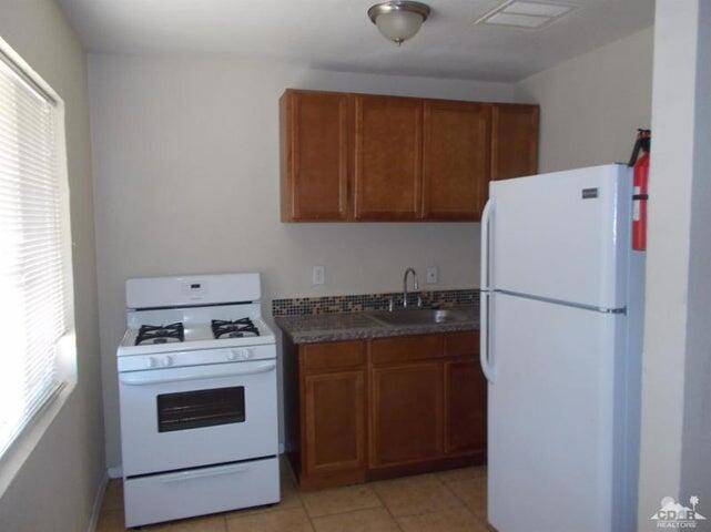 Desert Hot Springs, CA 92240,66399 5th ST #4