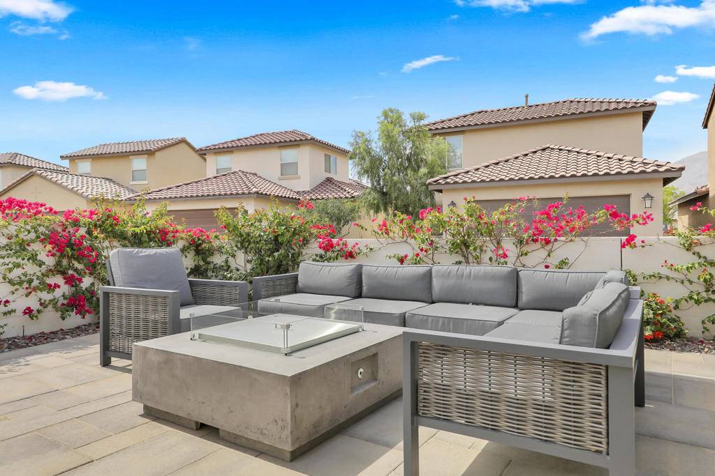 La Quinta, CA 92253,80208 Whisper Rock WAY