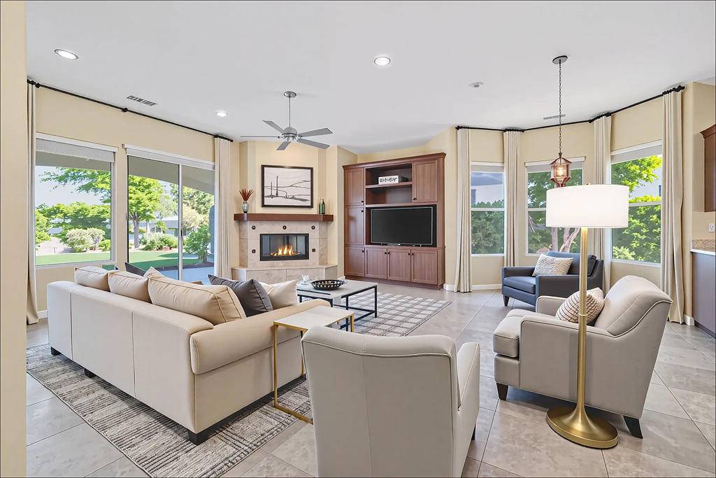 Rancho Mirage, CA 92270,3 Champagne CIR