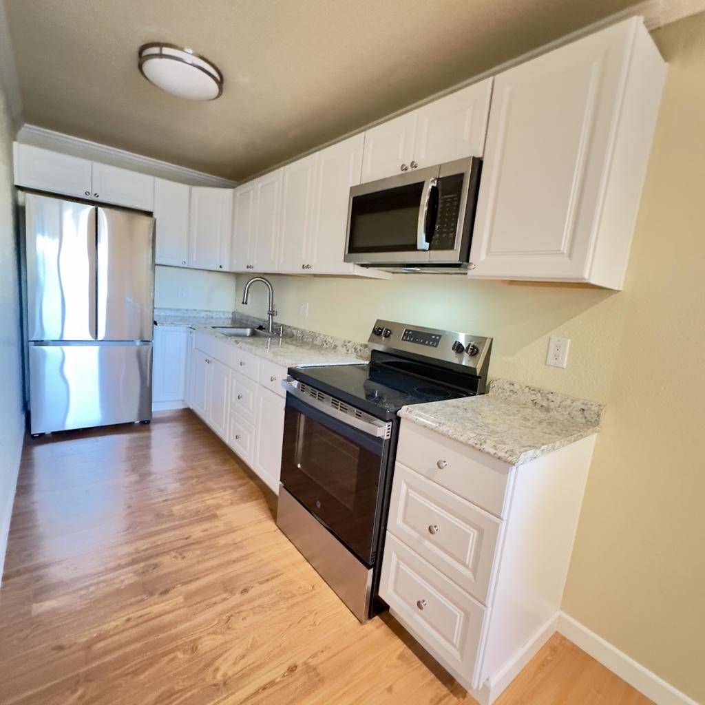 Palm Springs, CA 92262,675 N Los Felices CIR #201