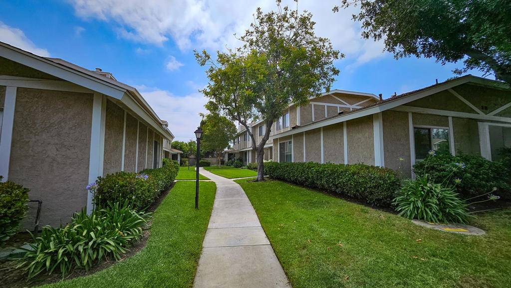 Hacienda Heights, CA 91745,15226 Shadybend DR #32